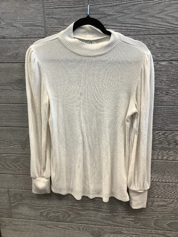 Top Long Sleeve By Maurices In White, Size: M