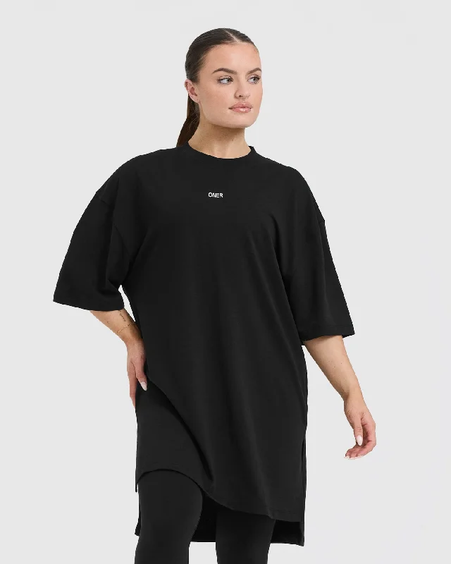 Raising The Bar Graphic Longline T-Shirt | Black