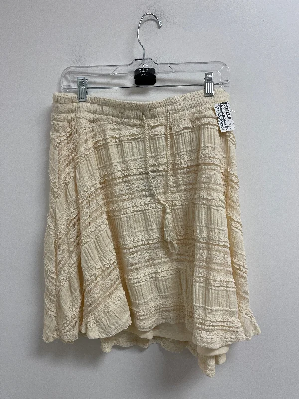 Skirt Mini & Short By Torrid In Cream, Size: 12